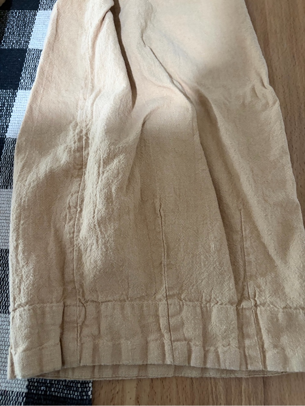 Women’s Wide-Leg linen Pants in Beige - Picture 6 of 11